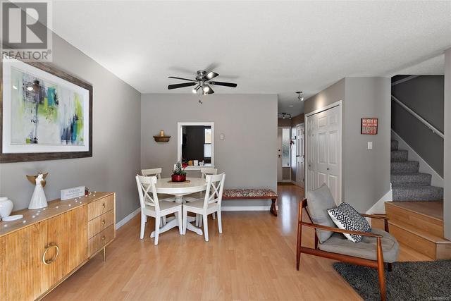 407 - 642 Agnes St, House attached with 4 bedrooms, 2 bathrooms and 2 parking in Saanich BC | Image 3