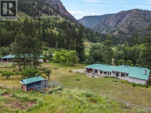 1196 Hwy 3a, House detached with 3 bedrooms, 2 bathrooms and 3 parking in Okanagan Similkameen G BC | Image 37