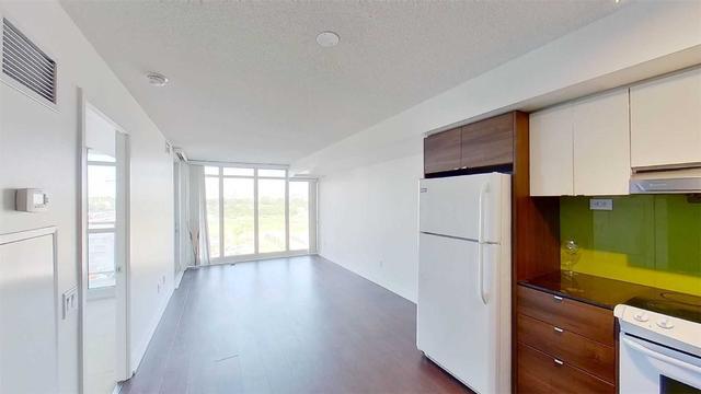 1512 - 121 Mcmahon Dr, Condo with 1 bedrooms, 1 bathrooms and 1 parking in Toronto ON | Image 4