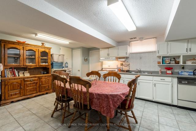 63 Roundhill Crt, House semidetached with 3 bedrooms, 2 bathrooms and 3 parking in London ON | Image 16