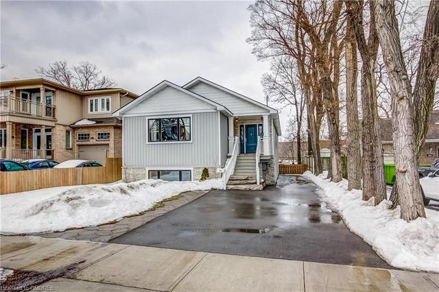 890 Beach Boulevard Se, House detached with 3 bedrooms, 2 bathrooms and null parking in Hamilton ON | Image 2