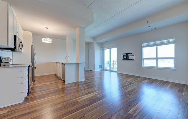 605 - 1421 Costigan Rd, Condo with 2 bedrooms, 2 bathrooms and 2 parking in Milton ON | Image 6