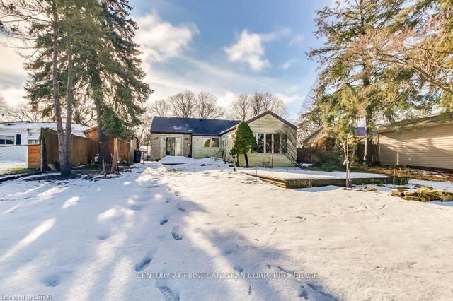 71 Maxwell Cres, House detached with 3 bedrooms, 2 bathrooms and 6 parking in London ON | Image 22