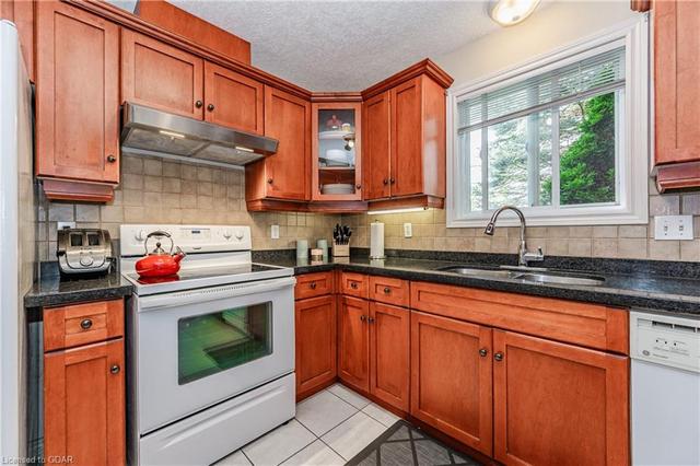 2 Terraview Crescent, House attached with 4 bedrooms, 3 bathrooms and 4 parking in Guelph ON | Image 7