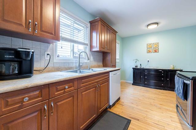 43 Talbot St, House detached with 3 bedrooms, 3 bathrooms and 4 parking in Brampton ON | Image 4