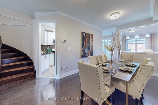 44 Walter Sinclair Crt, House attached with 3 bedrooms, 4 bathrooms and 3 parking in Richmond Hill ON | Image 3