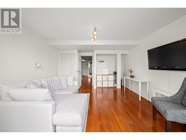 305 - 673 Market Hill, House attached with 2 bedrooms, 2 bathrooms and 1 parking in Vancouver BC | Image 16