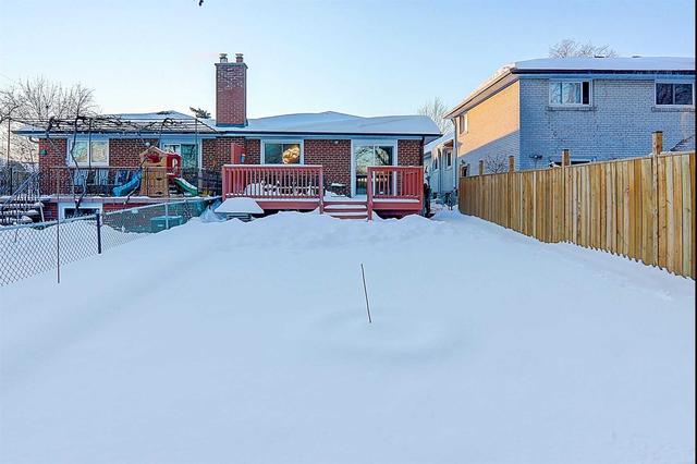 3 Deaconwood Rd, House semidetached with 3 bedrooms, 2 bathrooms and 3 parking in Toronto ON | Image 24