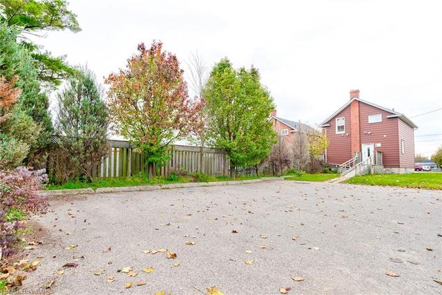 1405 King Street E, House detached with 2 bedrooms, 1 bathrooms and 10 parking in Cambridge ON | Image 19