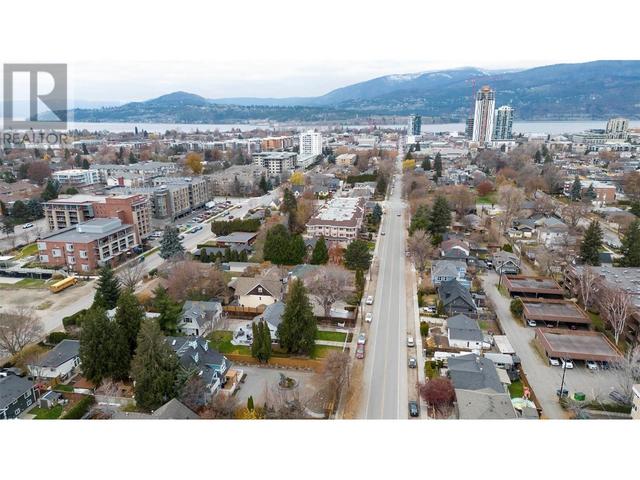 1001 Lawrence Avenue, House detached with 5 bedrooms, 3 bathrooms and 8 parking in Kelowna BC | Image 56