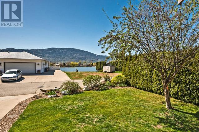 35 Bayview Crescent, House detached with 3 bedrooms, 2 bathrooms and 1 parking in Osoyoos BC | Image 3
