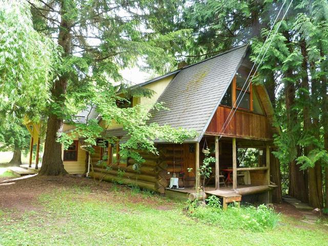 7720 Avis Road, House detached with 2 bedrooms, 1 bathrooms and null parking in Central Kootenay H BC | Card Image