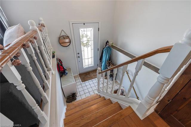 974 Uxbridge Crescent, House semidetached with 4 bedrooms, 2 bathrooms and 2 parking in Kingston ON | Image 5