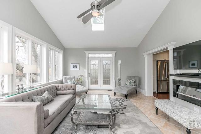 2470 Woburn Cres, House detached with 3 bedrooms, 3 bathrooms and 6 parking in Oakville ON | Image 7