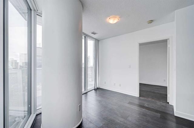 3902 - 88 Harbour St, Condo with 1 bedrooms, 1 bathrooms and 0 parking in Toronto ON | Image 17