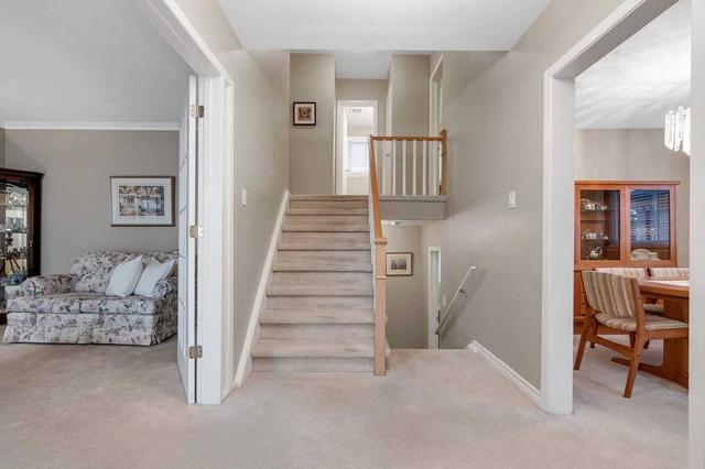 72 Norfield Cres, House detached with 3 bedrooms, 2 bathrooms and 3 parking in Toronto ON | Image 27