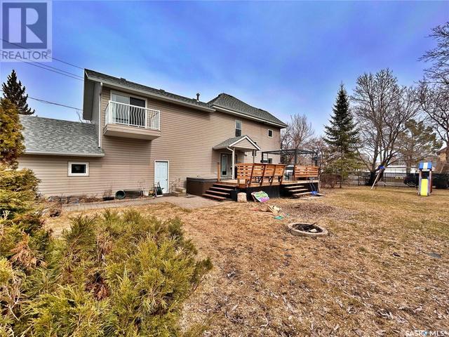 808 Main Street, House detached with 4 bedrooms, 3 bathrooms and null parking in Moosomin SK | Image 47