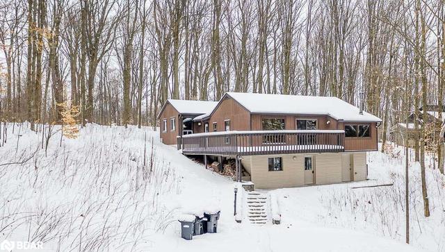 33 Huronwoods Dr Drive, House detached with 3 bedrooms, 2 bathrooms and 6 parking in Oro Medonte ON | Image 2
