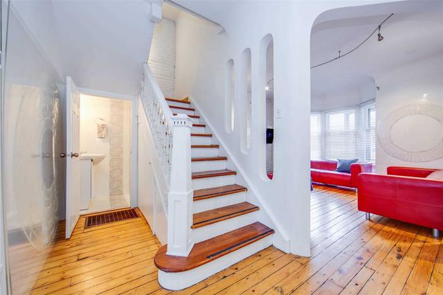 1547 Queen St W, House semidetached with 5 bedrooms, 2 bathrooms and 0 parking in Toronto ON | Image 15