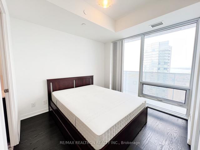 6302 - 100 Harbour St, Condo with 2 bedrooms, 2 bathrooms and 1 parking in Toronto ON | Image 8