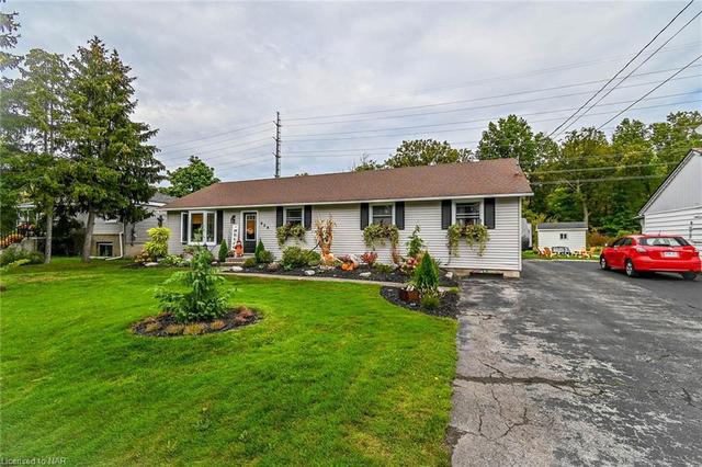 626 Oakes Drive, House detached with 3 bedrooms, 1 bathrooms and 8 parking in Fort Erie ON | Image 2