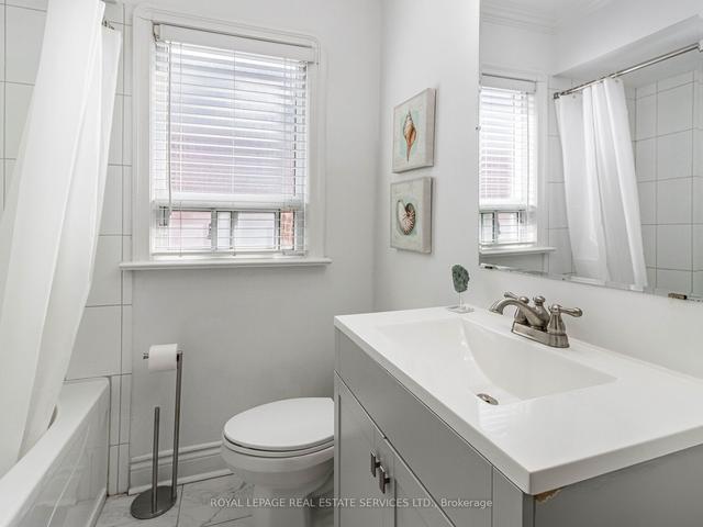 114 Westrose Ave, House detached with 2 bedrooms, 2 bathrooms and 3 parking in Toronto ON | Image 17