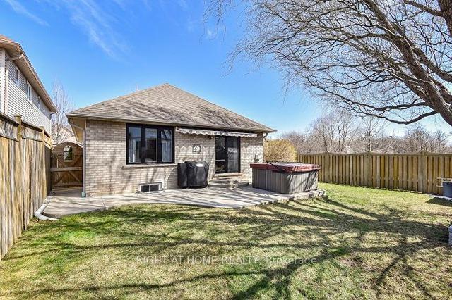 1286 Inglehart Dr, House detached with 2 bedrooms, 3 bathrooms and 2 parking in Burlington ON | Image 12