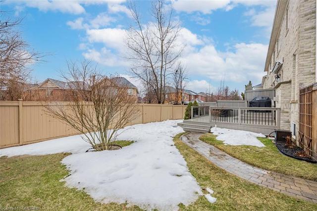 th1 - 2295 Rochester Circle, House attached with 3 bedrooms, 2 bathrooms and 7 parking in Oakville ON | Image 26