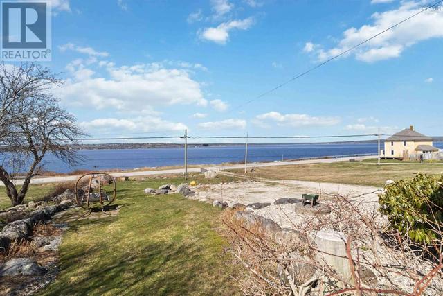 1267 Sandy Point Road, House detached with 3 bedrooms, 1 bathrooms and null parking in Shelburne MD NS | Image 4