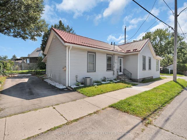 750 Walker St, House detached with 3 bedrooms, 2 bathrooms and 1 parking in London ON | Image 12