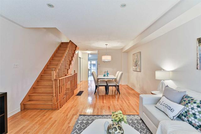 16 Brickworks Lane, Townhouse with 2 bedrooms, 3 bathrooms and 2 parking in Toronto ON | Image 2