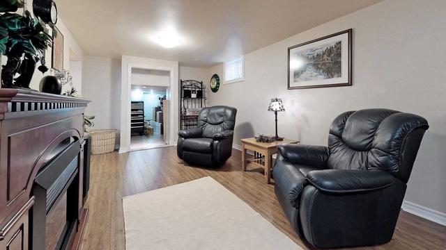 11 Wagner Dr, House detached with 3 bedrooms, 2 bathrooms and 3 parking in Toronto ON | Image 14