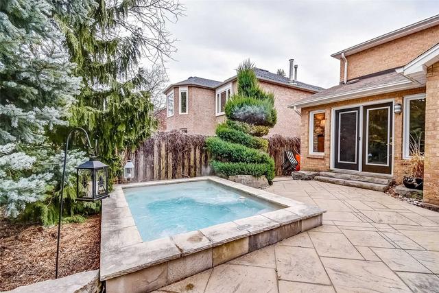 1347 Saddler Circ, House detached with 4 bedrooms, 3 bathrooms and 4 parking in Oakville ON | Image 30