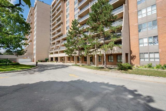 909 - 2929 Aquitaine Ave, Condo with 2 bedrooms, 2 bathrooms and 2 parking in Mississauga ON | Image 12