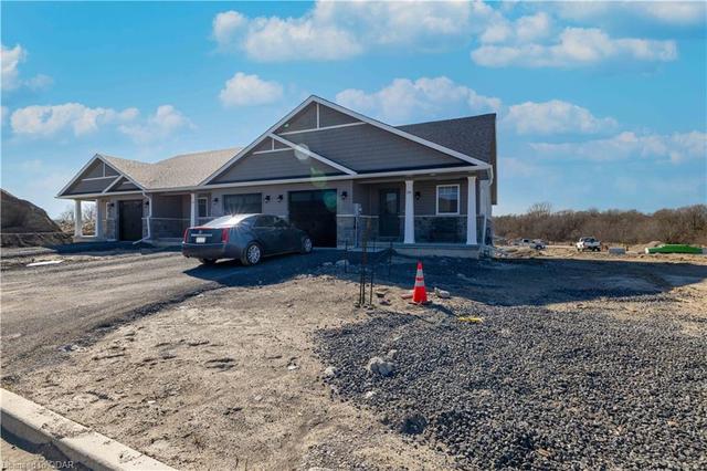 135 Farrington Crescent, House attached with 2 bedrooms, 2 bathrooms and 2 parking in Prince Edward County ON | Image 4