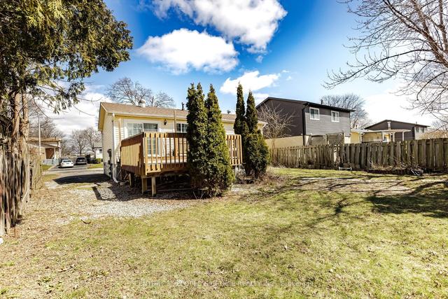 107 Seaborn Rd, House detached with 3 bedrooms, 2 bathrooms and 5 parking in Brampton ON | Image 28
