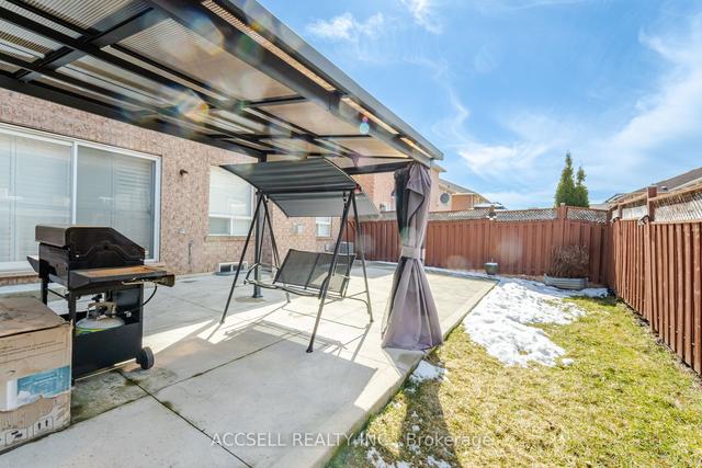 30 Raccoon St, House detached with 4 bedrooms, 3 bathrooms and 2 parking in Brampton ON | Image 35