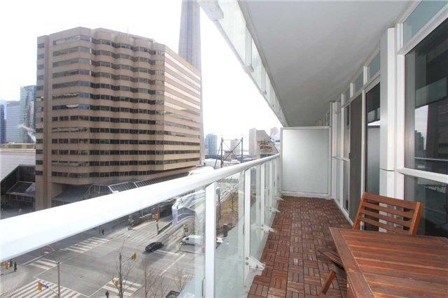809 - 300 Front St W, Condo with 1 bedrooms, 1 bathrooms and 0 parking in Toronto ON | Image 3