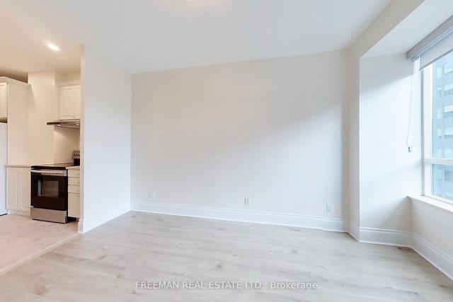 810 - 102 Bloor St W, Condo with 1 bedrooms, 1 bathrooms and 0 parking in Toronto ON | Image 14