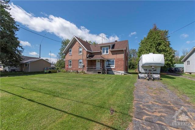 13153 Riverside Drive, House detached with 4 bedrooms, 2 bathrooms and 6 parking in South Dundas ON | Image 25