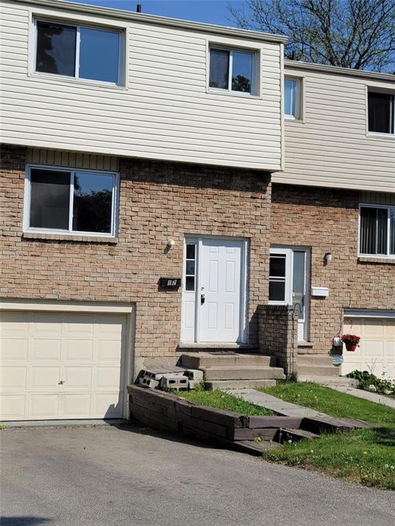 12 - 262 Kenora Avenue, House attached with 3 bedrooms, 1 bathrooms and 1 parking in Hamilton ON | Image 2