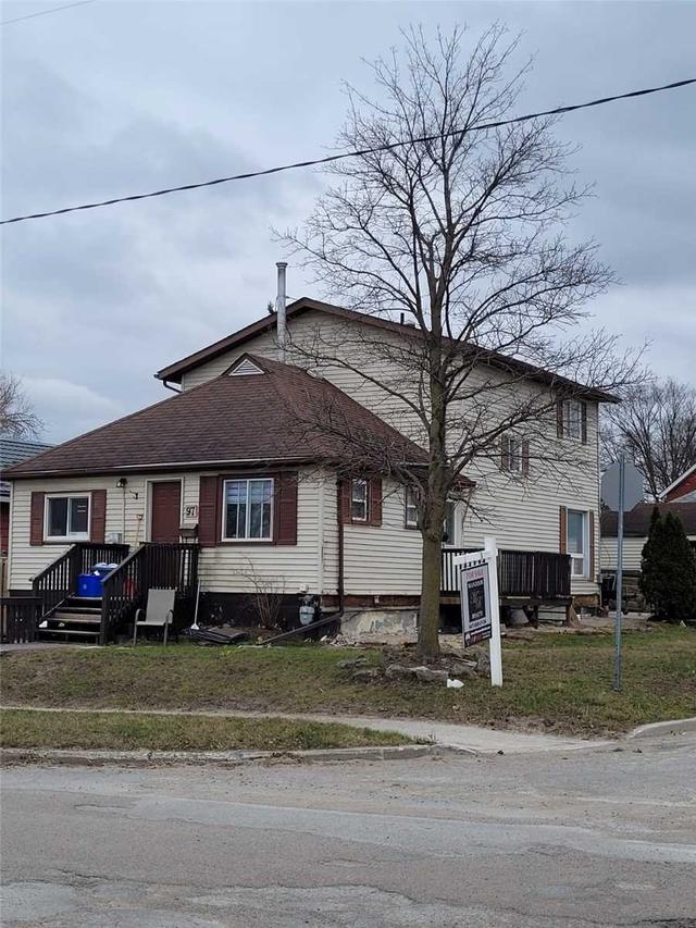 97 John St, House detached with 4 bedrooms, 2 bathrooms and 5 parking in Barrie ON | Image 12