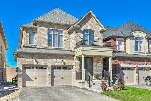 678 Mcgregor Farm Tr, House detached with 4 bedrooms, 3 bathrooms and 4 parking in Newmarket ON | Image 2