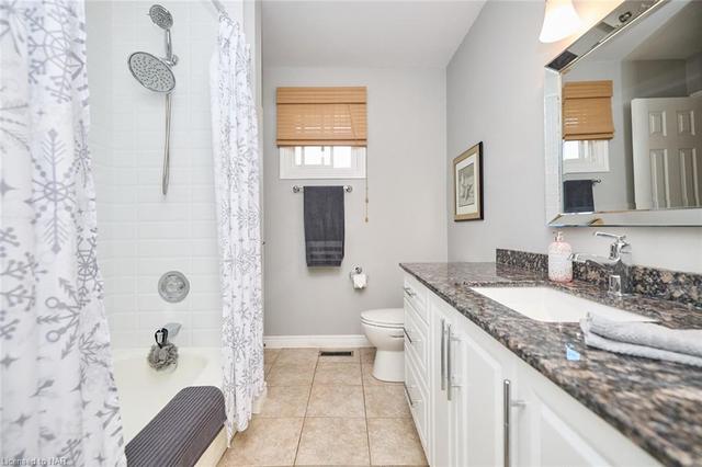 7937 Regent Court, House detached with 3 bedrooms, 2 bathrooms and 5 parking in Niagara Falls ON | Image 15