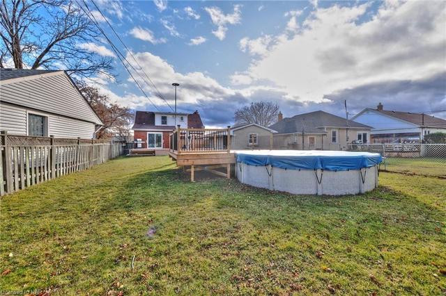 21 Meadowvale Drive, House detached with 4 bedrooms, 2 bathrooms and 6 parking in St. Catharines ON | Image 29