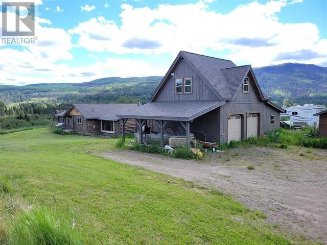 10523 Nithi Pit Road, House detached with 3 bedrooms, 1 bathrooms and null parking in Bulkley Nechako D BC | Image 1