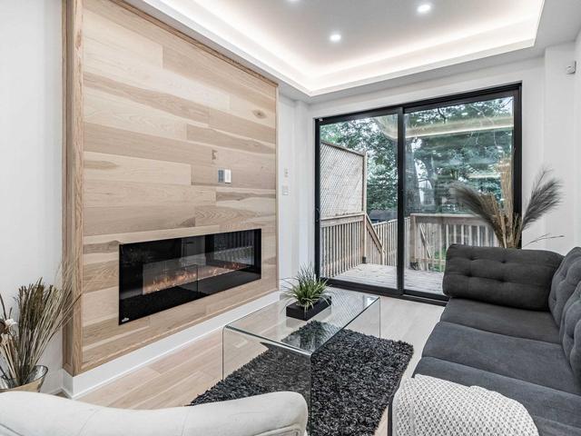 230 Willow Ave, House semidetached with 3 bedrooms, 3 bathrooms and 1 parking in Toronto ON | Image 3