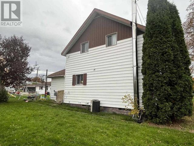 107 Picadilly Circ, House detached with 4 bedrooms, 3 bathrooms and 3 parking in Iroquois Falls ON | Image 16