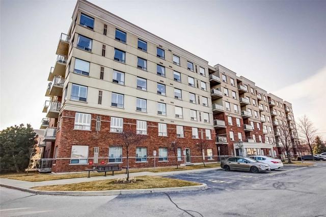 304 - 5070 Fairview St, Condo with 2 bedrooms, 2 bathrooms and 1 parking in Burlington ON | Image 2