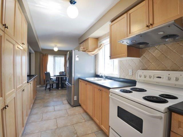 42 Domenico Cres, House detached with 3 bedrooms, 4 bathrooms and 3 parking in Brampton ON | Image 7